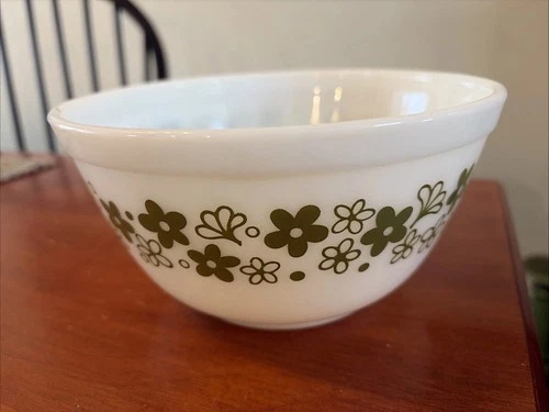 VINTAGE Pyrex Spring Blossom CRAZY DAISY #402 Nesting Mixing Bowl 1 1/2 QT 1.5