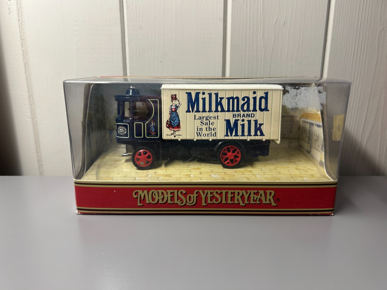 Matchbox Models Of Yesteryear Y-37 - 1929 Garrett Steam Wagon - Milkmaid