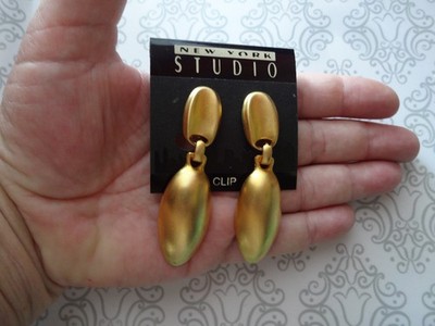 Vtg NY Studio Satin Gold Tone Dangle Nail Like Long  2.5'' Clip On Earrings Nice