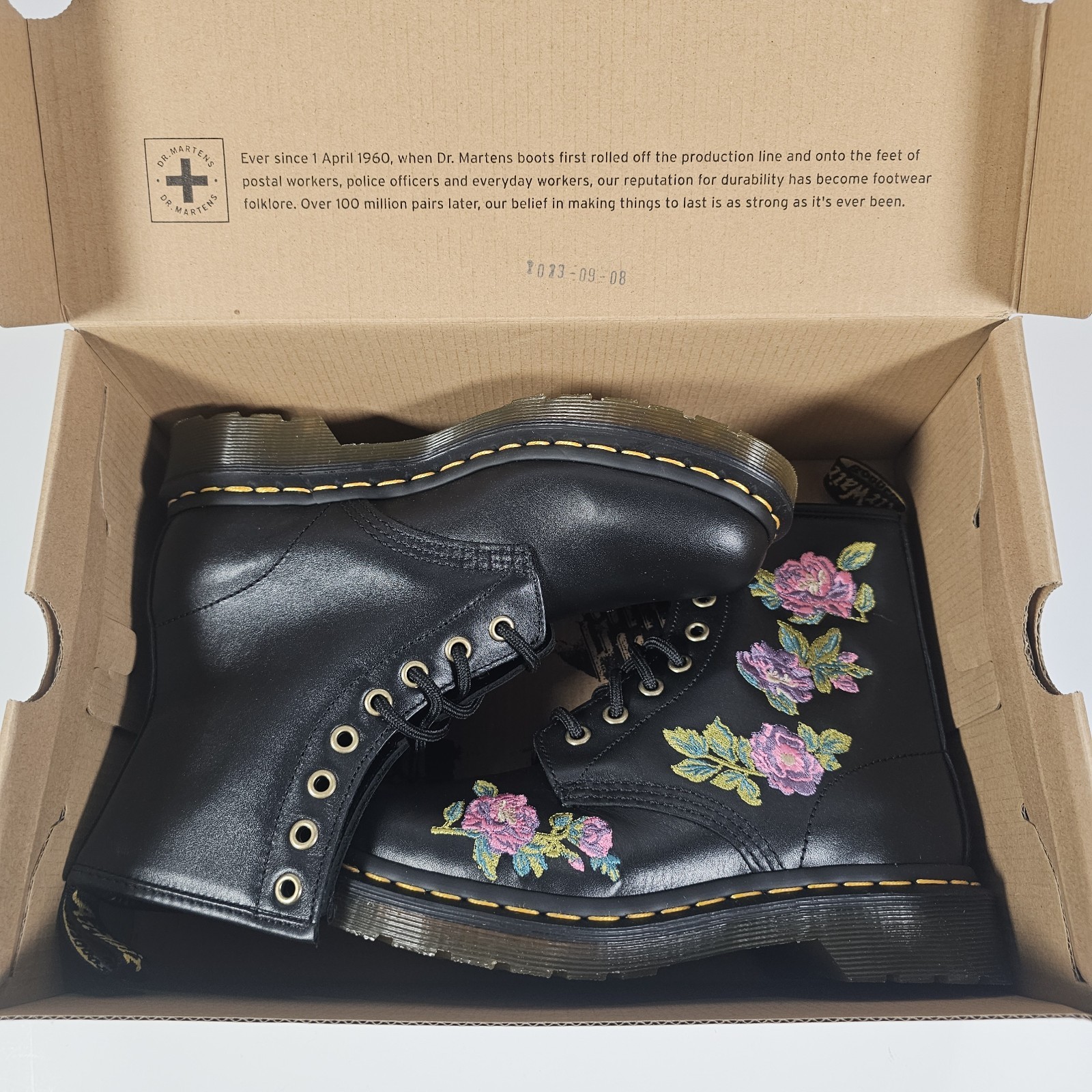 Doc Martens 1460 Vonda II Floral Embroidered Black Leather Boots Womens 6 Combat thumbnail 6