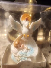 4"T/ CALIFORNIA BABY JESUS &A BIRD SO 😍