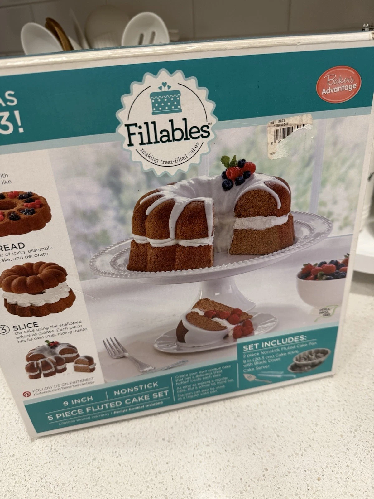 Baker's Advantage Fillables 2-Piece Non-Stick Pan, Bundt Cake 9”