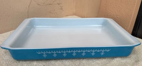 Vintage PYREX Blue Snowflake Garland 933 Lasagna Baking Dish 13.5 x8 3/4 x 1 3/4