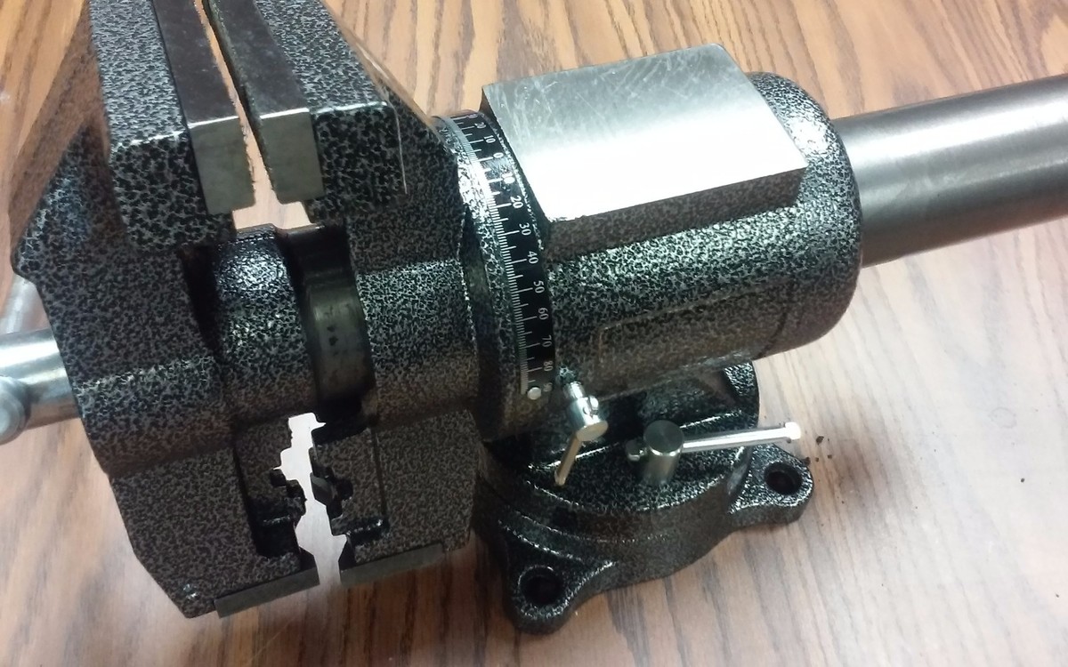Bench Vise: multi-purpose 5" jaws, swivel base Bench Vise: multi-purpose 5" jaws, swivel base