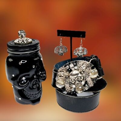 Silver Embellished Skull Handcrafted Buckle & Earrings Srvk  display picture 1