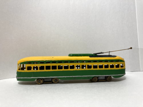 ho scale Bowser PCC trolley metal with brass chassis pole has a brass wheel