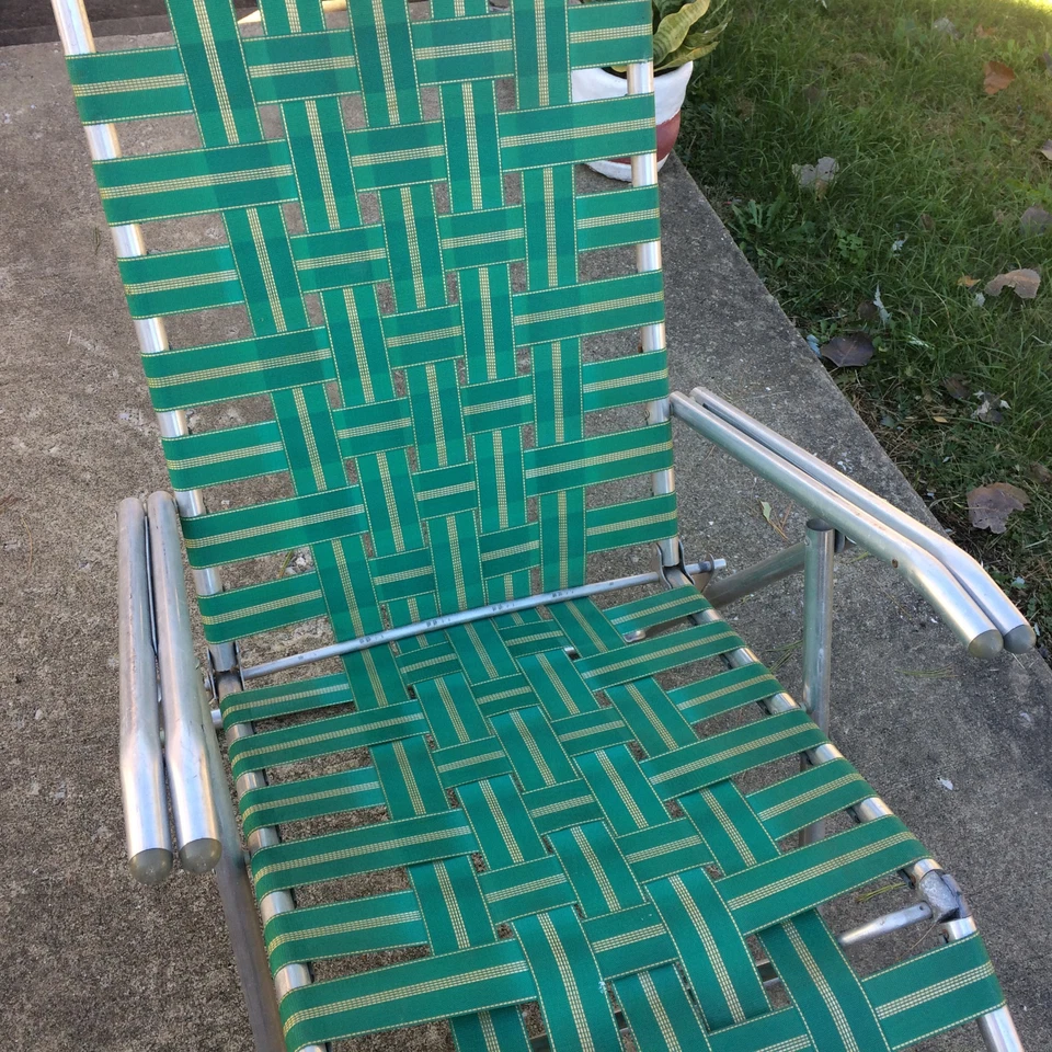 Silla de césped plegable verde MCM de mediados de siglo de metal vintage años 50 salón de persecución playa Foto 4 de 4