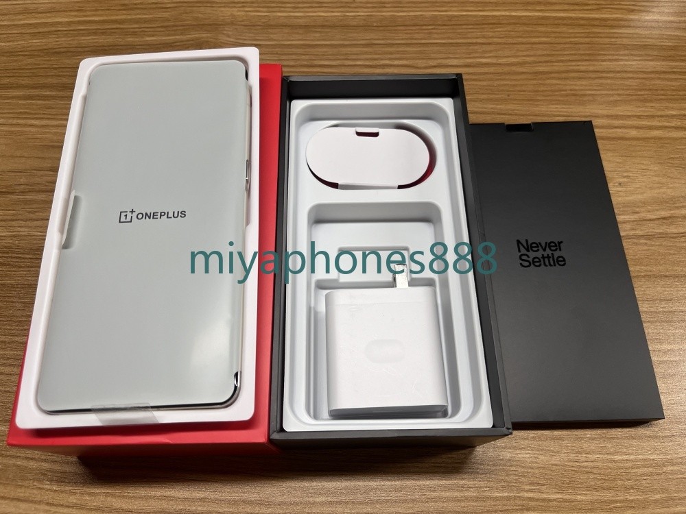 OnePlus 13 5G 6.82'' 24GB+1TB 50MP Triple Cameras 6000mAh Touch ID