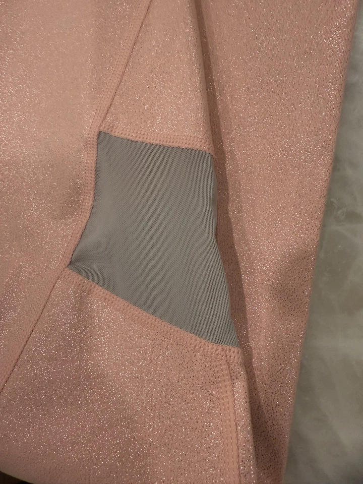 Leggings Zella Niña Rosa Brillante Tiro Alto con Detalle de Malla Gris Talla L 10/12 Usados en Excelente Condición Foto 3 de 4