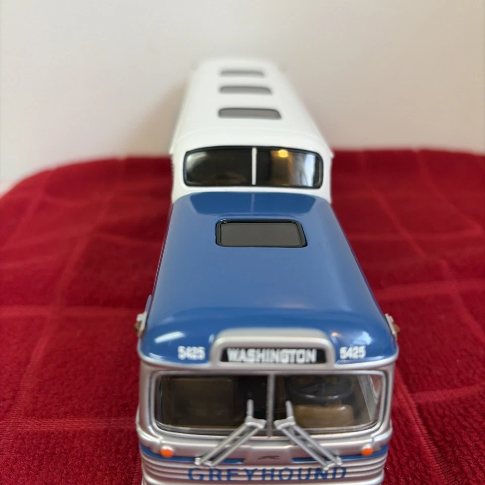 VTG Corgi Bus Lines Greyhound Scenic Cr Washington DC GM 4501 US 54409 NIB #78 - Image 3 of 4