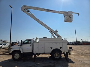 2007 GMC bucket truck, 89K miles, Terex HRX-52, 57' boom