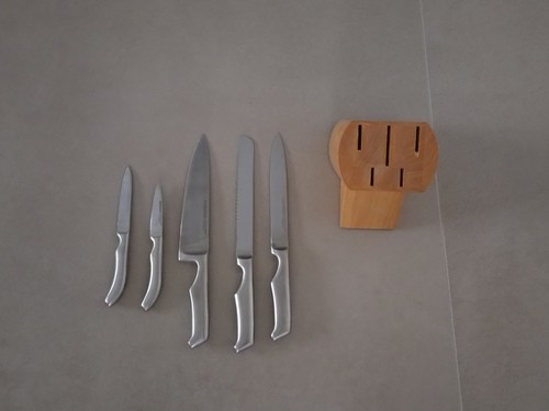 Messerblock mit 5 Messer und Holzblock, gebraucht, mit Gebrauchsspuren - Bild 2 von 5