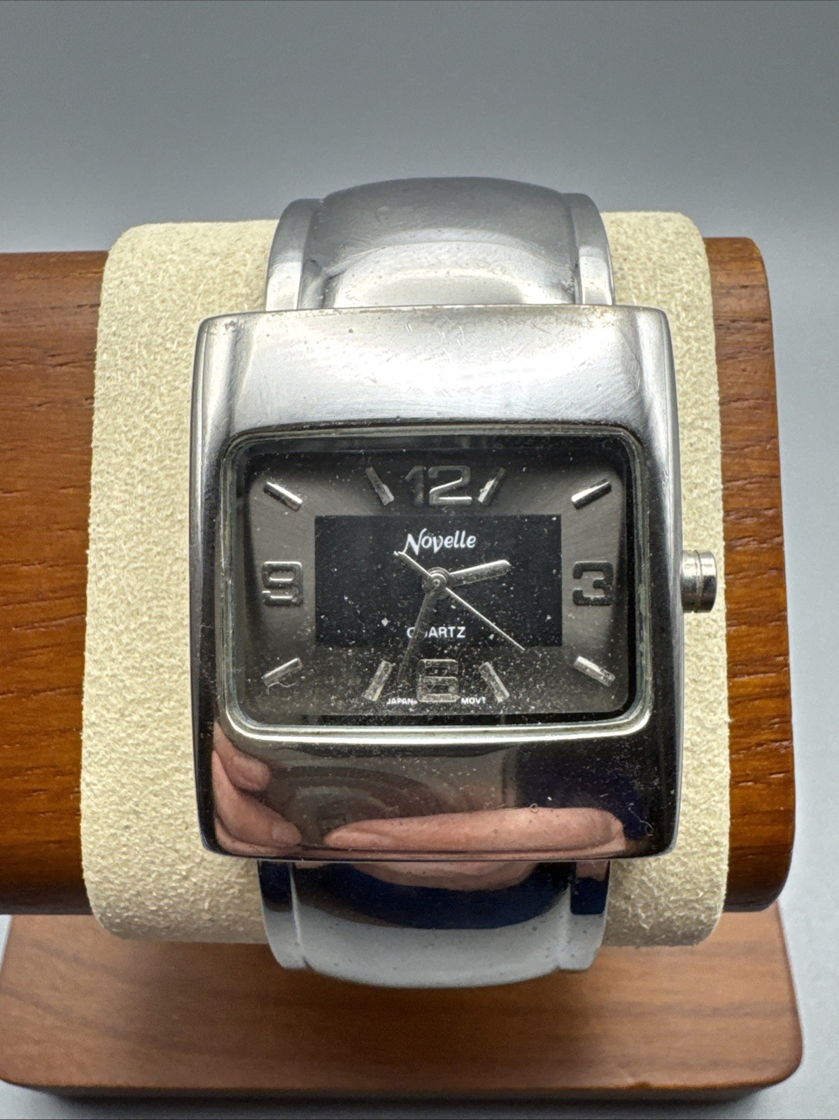 Novelle Women's Quartz Silver Tone Watch