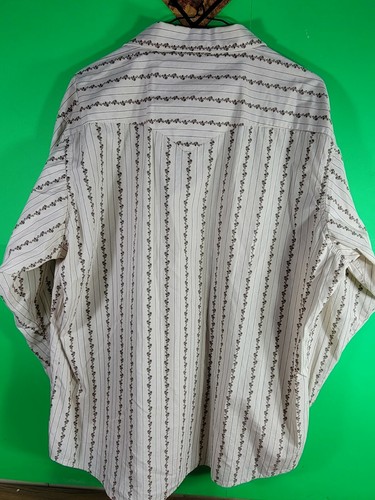 TWENTY X-TREME. Men's Size XL Plaid Long Sleeve Western Style Dress Shirt.  (8) - Picture 7 of 11