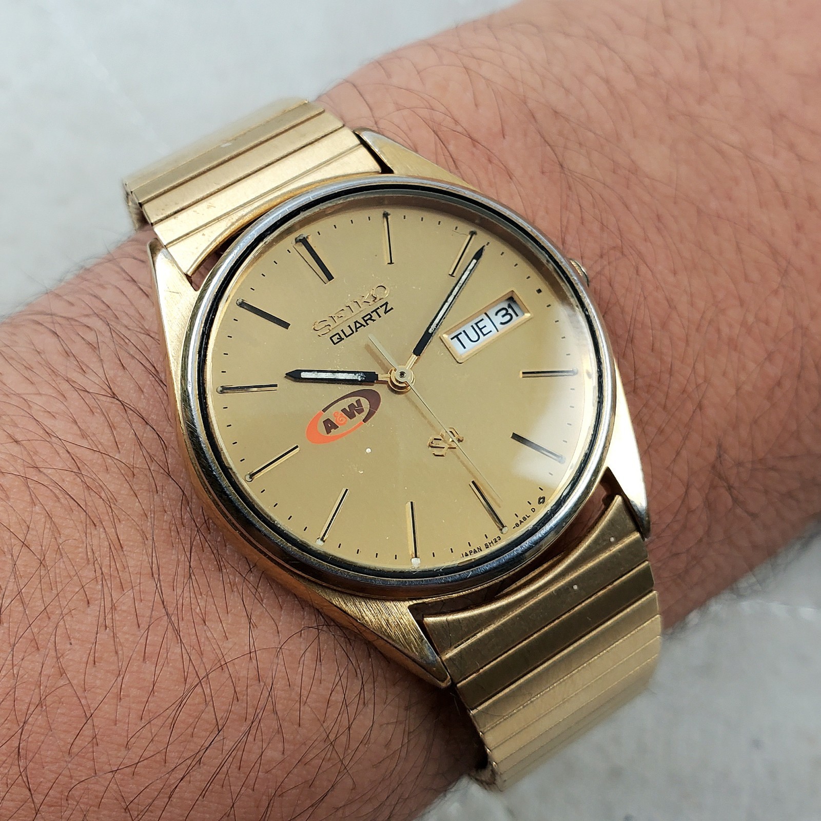 RARE VINTAGE SEIKO SQ A&W 5C23-8009 DAY/DATE QUARTZ JAPAN GOLD TONE MEN'S WATCH image 2