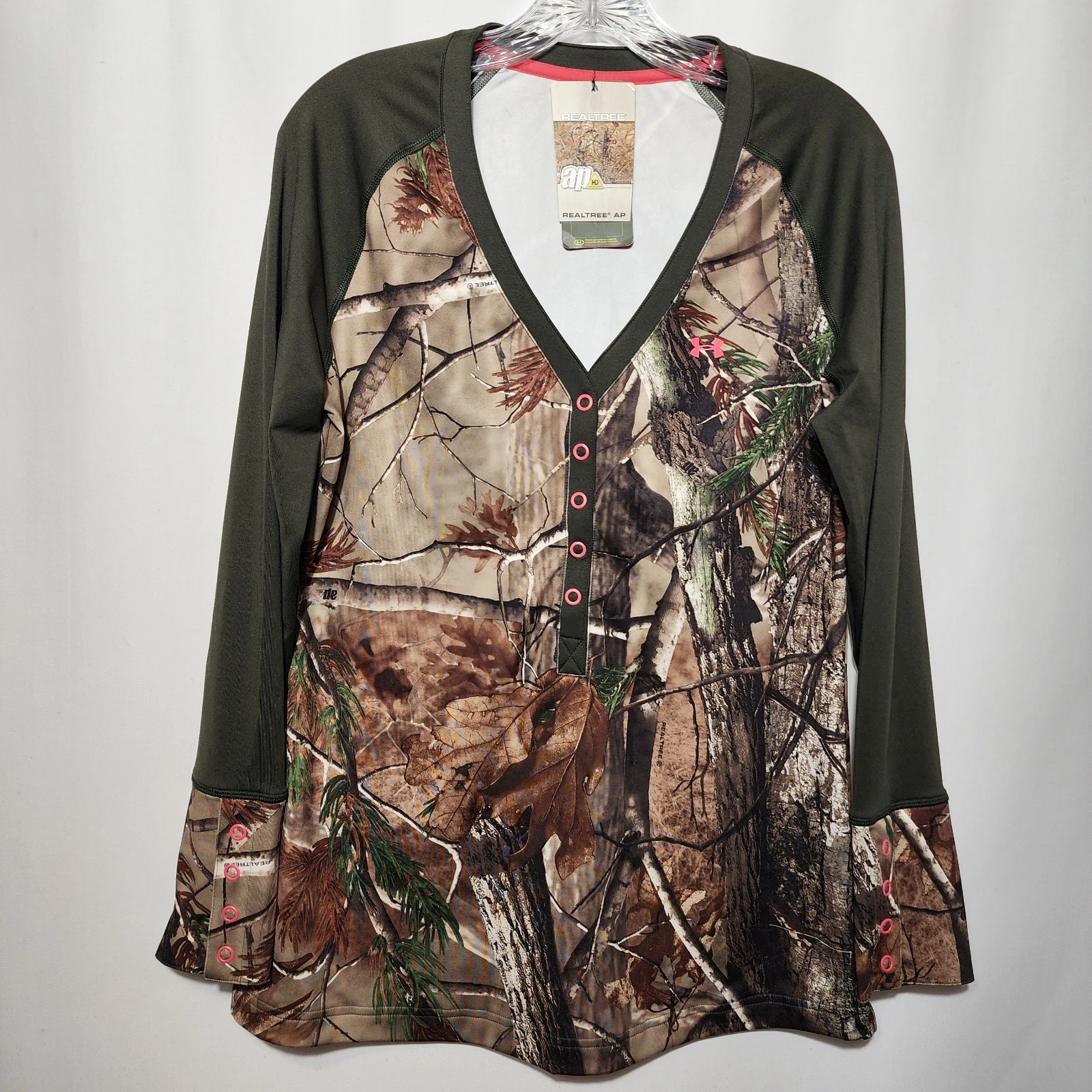 Under Armour 1/2 Button Down Realtree AP Top Women's Sz L Fitted Coldgear NEW!