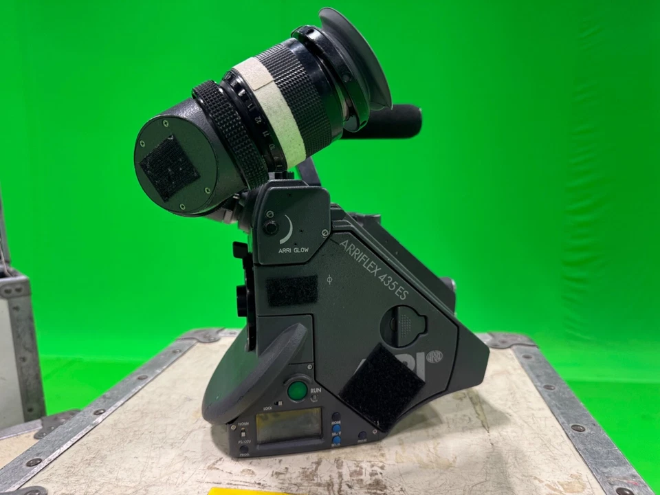 Cámara fotográfica ARRI Arriflex 435 ES 35 mm con IVS, montaje PL, cargadores, estuche - Kit profesional Foto 2 de 4