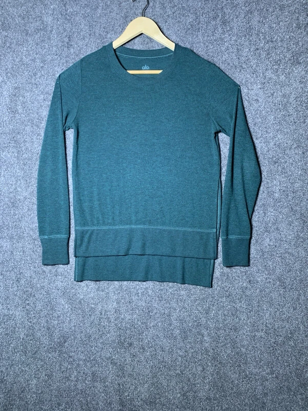 alo-yoga pullover long sleeve performance shirt