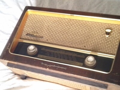 Vintage Old Antique Radio 3D Sound GRUNDIG 2068/GB Untested