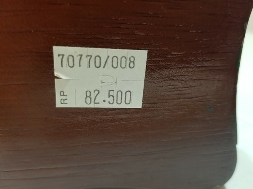 Títere indonesio con palo de madera Pergiwa - Imagen 10 de 12
