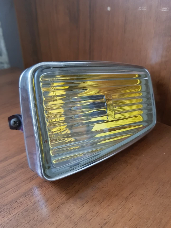 Mercedes W126 BOSCH Yellow fog lamp right 1980-1985 1305352006 Foto 2 de 4