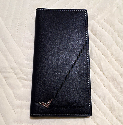 Men’s large Black Wallet with Zip Pocket, Credit Card Slots & ID Window