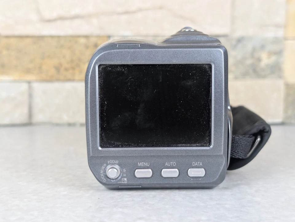 JVC GR-D30U Mini Digital Camcorder UNTESTED NO CHARGER - Image 2 of 4