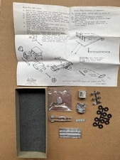 Lee Town 432-2001 33 CJ Mack Heavy Duty Flatbed 10 Wheel Truck Kit New Old Stock