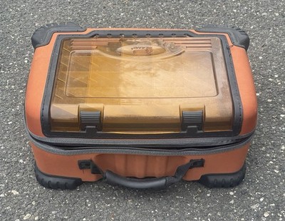 PLANO FLIP SIDER 3258 SATCHEL MOLDED TACKLE BOX 17 X13 X8-BROKEN OUTSIDE ZIPPER