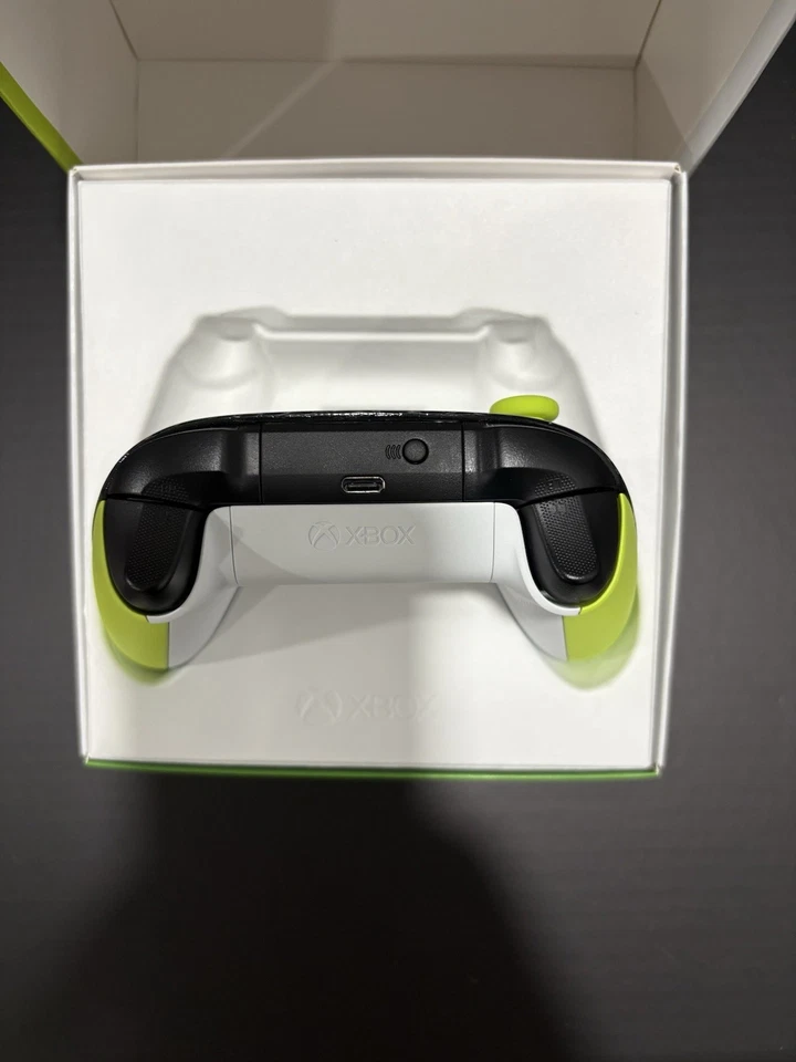 Custom Real carbon fiber Xbox XS controller - Image 3 of 4