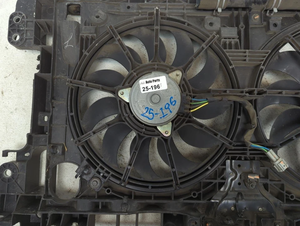 2016-2020 Nissan Maxima Radiator Dual Cooling Fan Motor & Shroud 21481-3Nt0b - Image 2 of 4