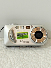 Sony DSC-P8 Cyber Shot 3.2 MP Digital Camera - Silver working