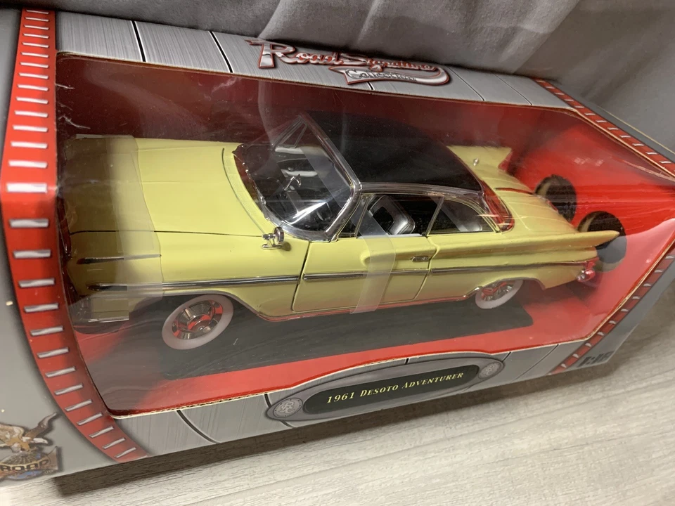 Литая под давлением желтая и черная крыша Road Signature 1961 DeSoto Adventurer Sunburst 1:18 - Изображение 2 из 4