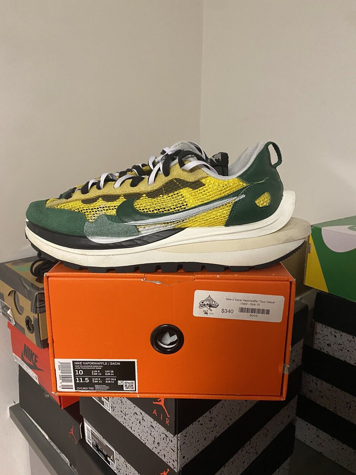 nike sacai vaporwaffle tour yellow