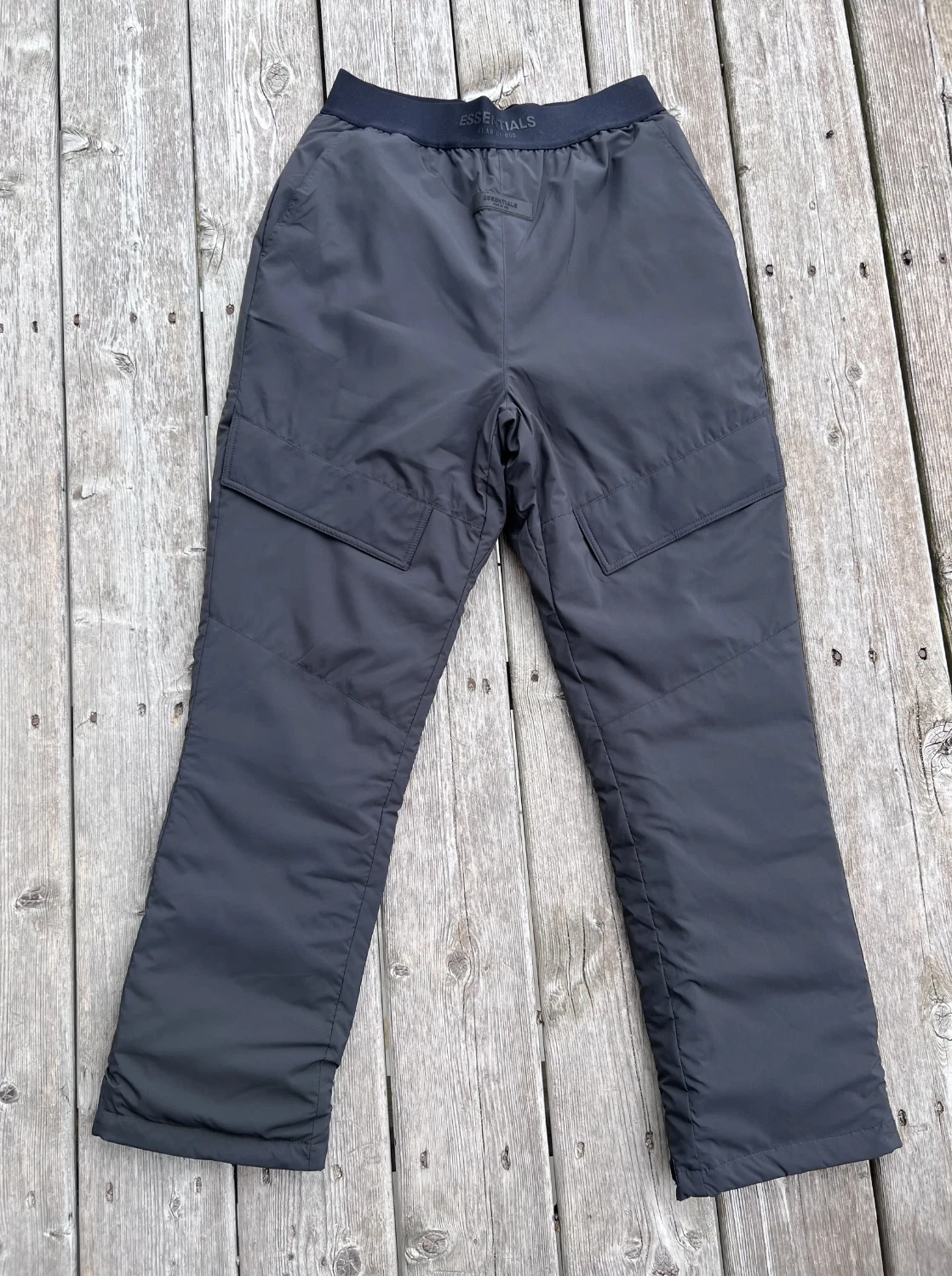 Pantaloni Tempesta Fear of God Essentials Taglia Media Nero NUOVI