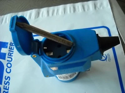 CBE 95061 PRESA DOPPIA ESTERNA TIPO CEE 220-230 V CARAVAN / CAMPER & BARCHE