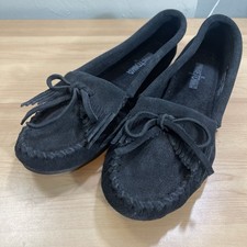 Minnetonka Kilty Moccasin NWOB Black Flex Sole Sz 8