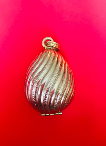 Vintage Avon Shell/Egg Shaped Solid Perfume Locket Pendant,1.75”x1.25”Excellent