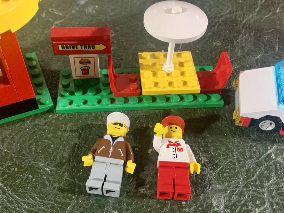 LEGO 3438 McDonalds Restaurant- 100% Complete Set w/ Instructions -No Box - Image 2 of 4