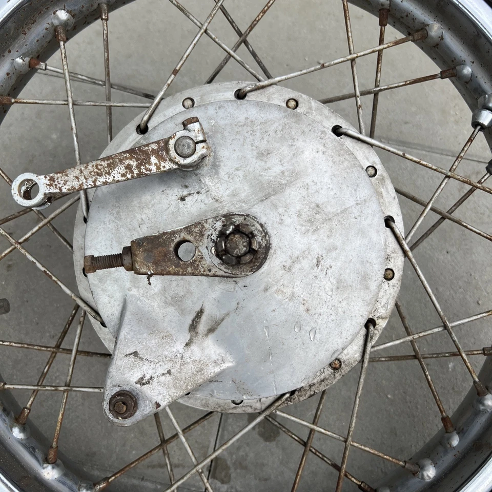 YAMAHA RD250 1A2 HINTERE FELGE REIFEN REAR WHEEL RIM ORIGINAL Y0145 - Bild 2 von 4