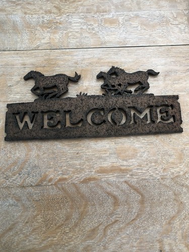Rustic Welcome Sign Dark Brown "Galloping Horses" - Picture 4 of 5
