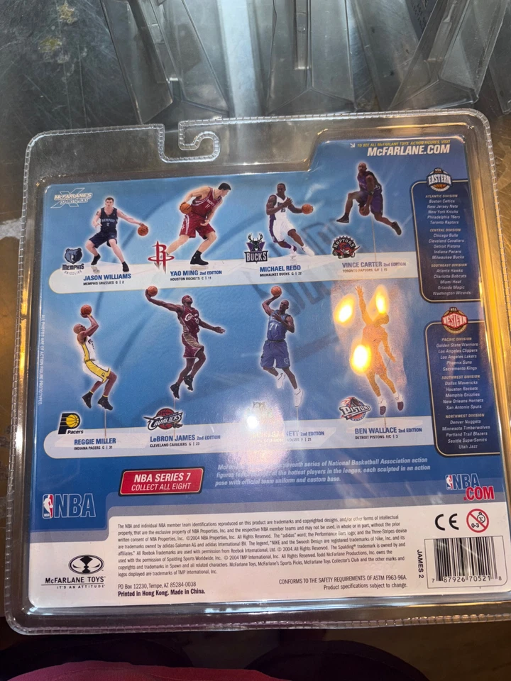 Figura Cleveland Cavaliers LeBron James 2da Edición NBA McFarlane Toys Foto 2 de 2