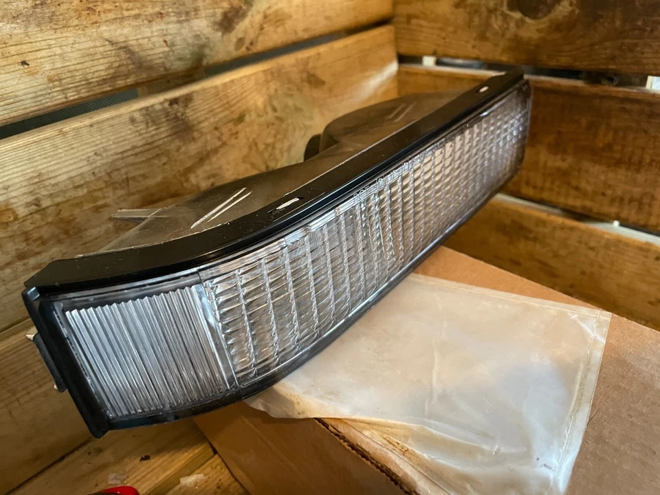 NOS 1988 1995 Chevy Truck Front RH Parking Lamp #5974338 #16506240 16056242 B9 - Image 3 of 4