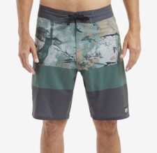 NEW Pelagic STRIKE 19  Men  s GREEN BLACK Fish CAMO FISHING BOARD SHORTS Size 30