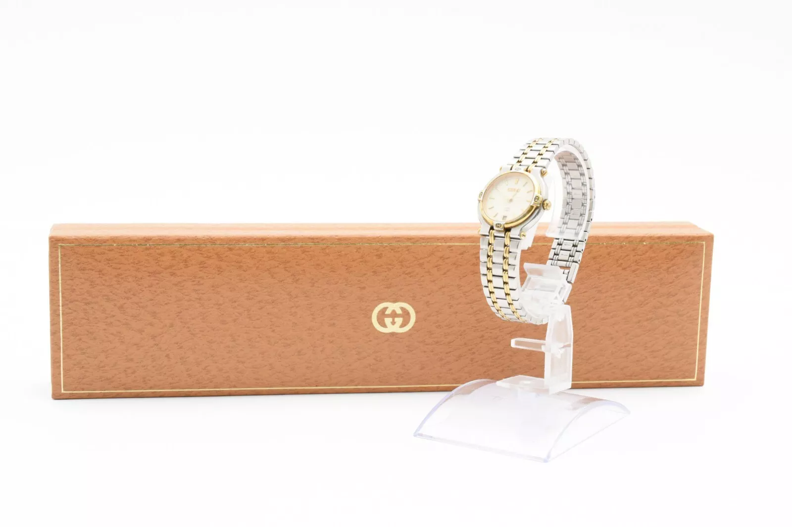 【N COMME NEUVE avec boite】 Montre Femme Vintage Gucci 9000L Date Ivoire Deux Tons Japon