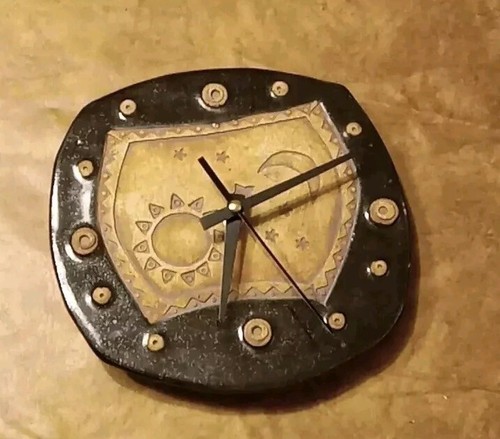 Orologio da parete in ceramica dipinta sole e luna crescente decorazione - Foto 3 di 4