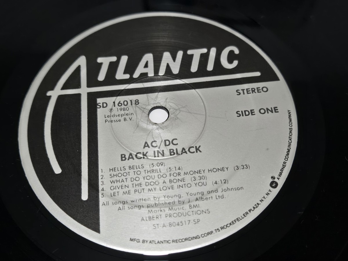 AC / DC Back in Black 12