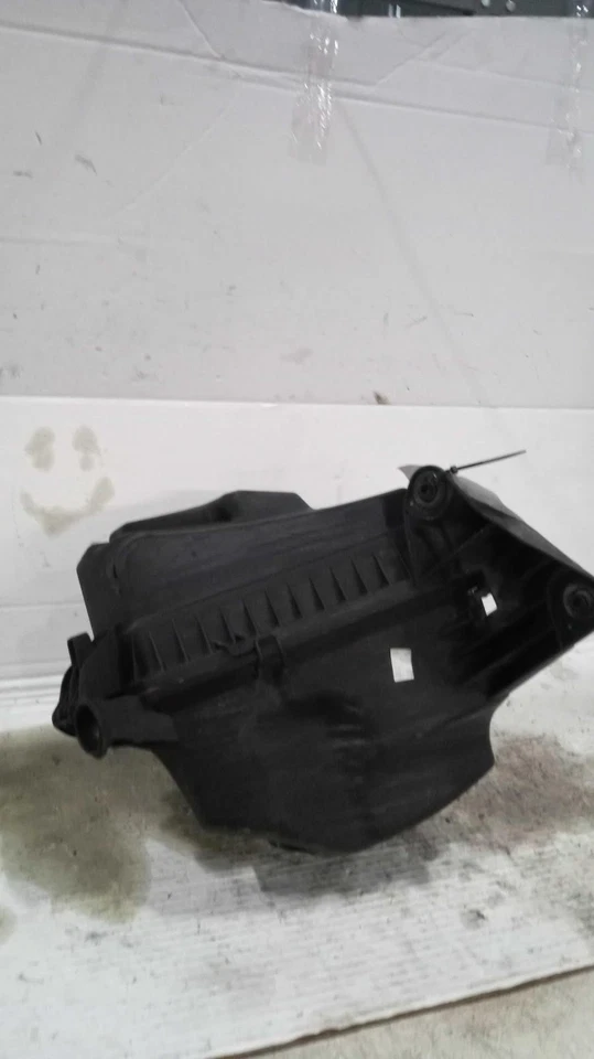 2015 BMW X1 Air Cleaner Assembly OEM Used 2.0L Black 13717588280 - Image 2 of 4