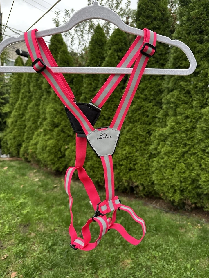 Amphipod Xinglet Lite, Minimalist High Visibility Reflective Safety Running Vest - Image 2 of 2