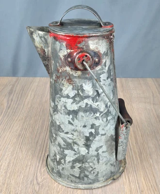 Antique galvanized pitcher w bail handle over 50 h.p. metal tag, primitive 12.5" - Photo 1/4